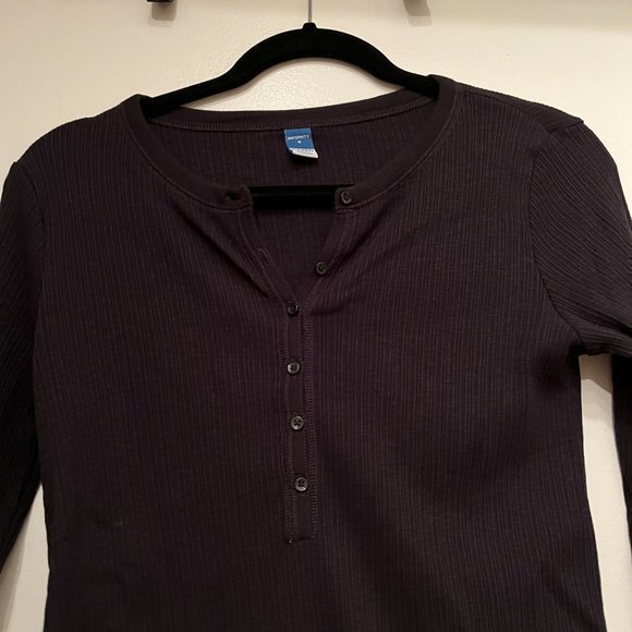 Old Navy Black Long-Sleeved Maternity Shirt – Size Medium – Genlty-Used - Picture 4 of 4